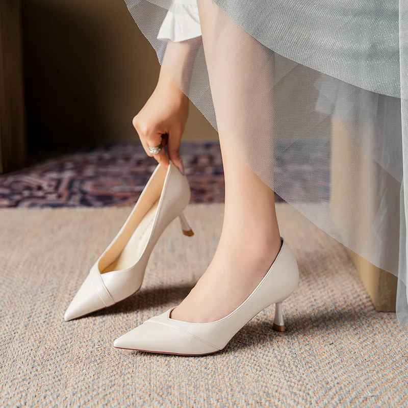 

Женские черные/белые туфли-лодочки на шпильке с острым носком, элегантные туфли-лодочки из искусственной кожи для офиса, свадебной вечеринки, модельные туфли Q-002