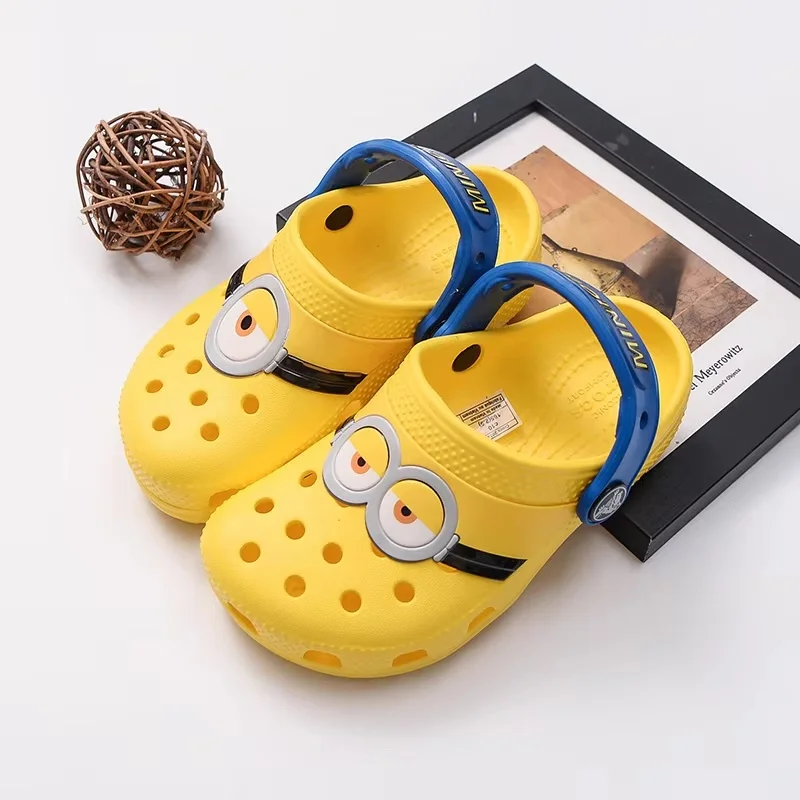 Anime Minions Hole Sandals Stuart Dave Cosplay Anti-Slip Wear Lightly Slippers Sandals Kawaii Eva Home Outdoor Beach Shoes