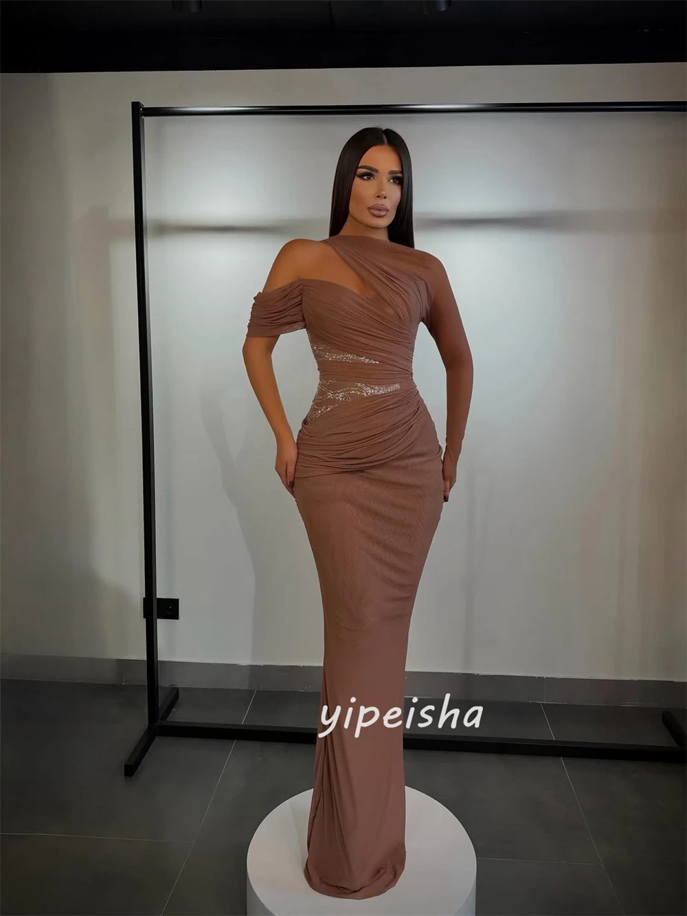 Personnalisé mode Style moderne Jersey paillettes froncé colonne encolure dégagée robes longues robes de soirée tailles disponibles correspondant