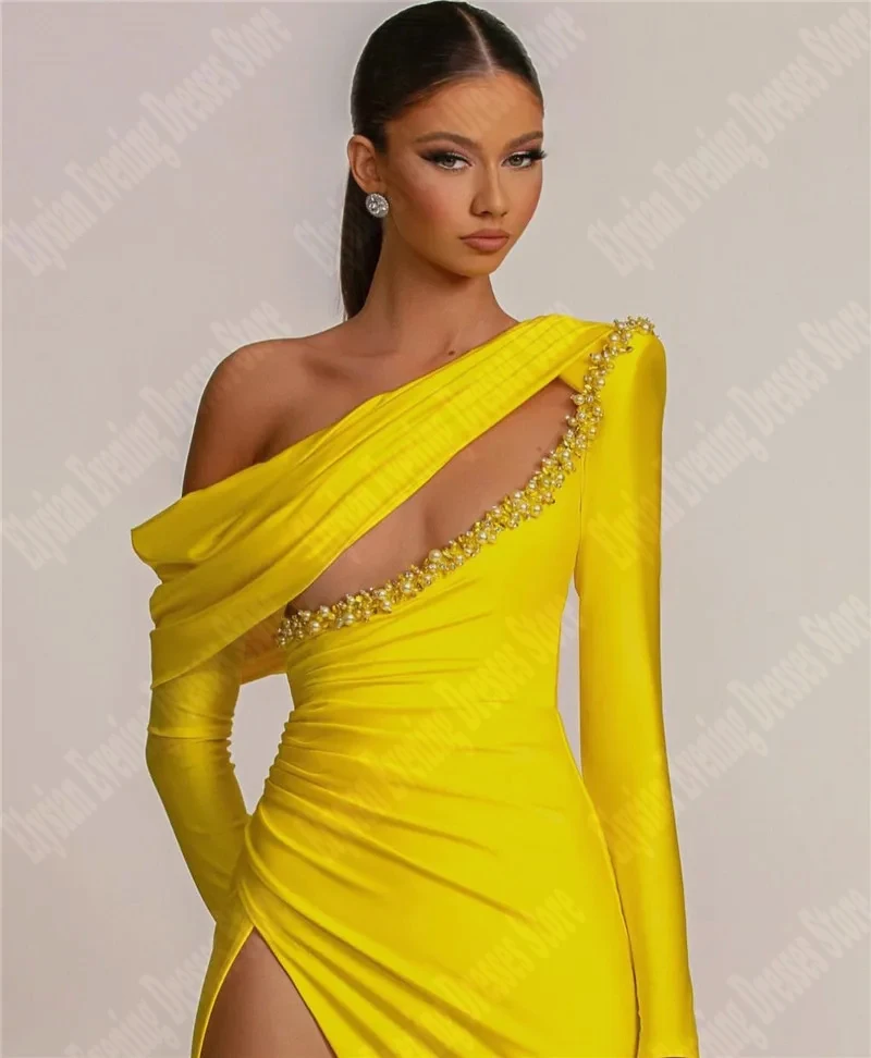 Robes à paillettes simples pour les occasions formelles, robe de sirène, col oblique, fente haute, jaune doré vif, sexy, fête éducative