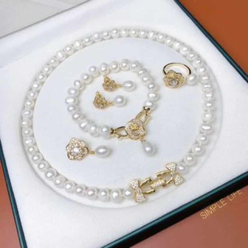 

Store Manager Recommended Butterfly Clasp Freshwater Pearl Necklace Collarbone Chain Bracelet Five-Piece Set Brings Full Hap