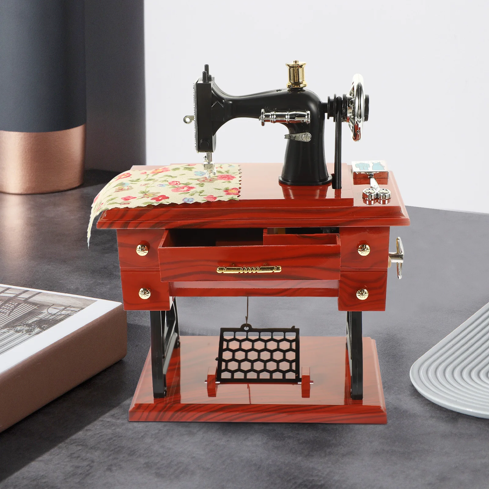 

Vintage Style Mechanical Sewing Machine Music Box Playing Classic Melodies Decorative Miniature Furniture for Living Room