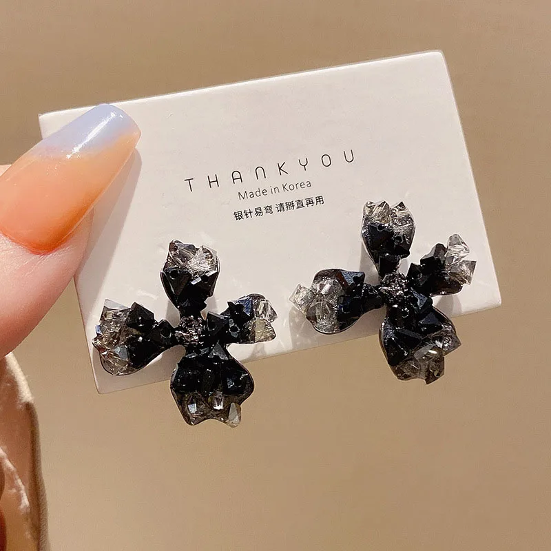 2023 Trend New Irregular Black Zircon Flower Earrings for Women Fashion Transparent Gradient Crystal Stud Earring Jewelry Gift