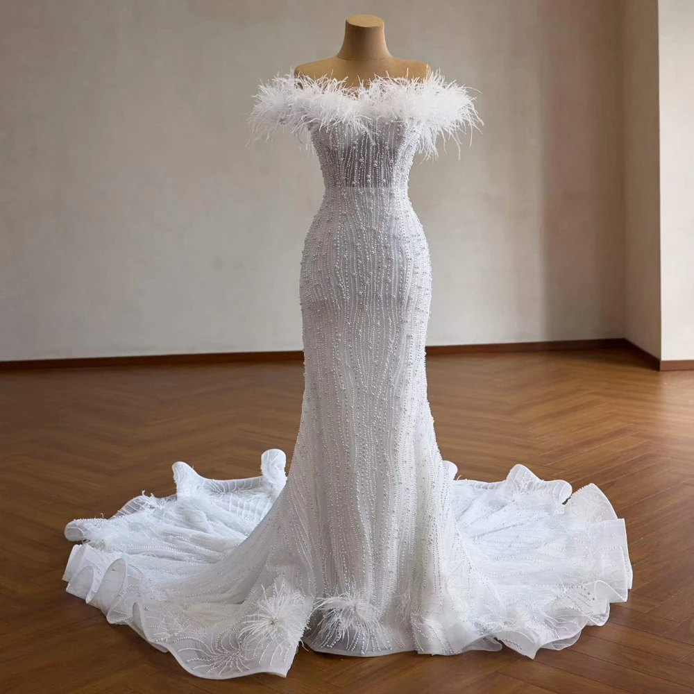 Stunning Strapless Off Shoulder Lace Up Back Bridal Dress Beading Feathers Sheath Fit Wedding Dress Customized