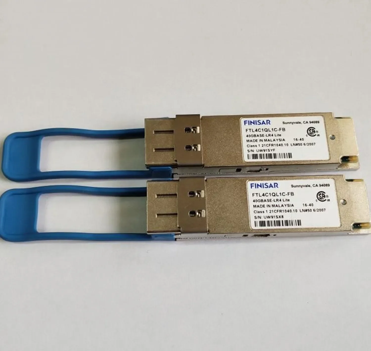 

Finisar QSFP 40 ГБ, 2 км, фотосессия, фотосессия, FTL4C1QL1L/QSFP 1310 нм, 40 г, 2 км, общий волоконно-оптический модуль LC 0-70 °C