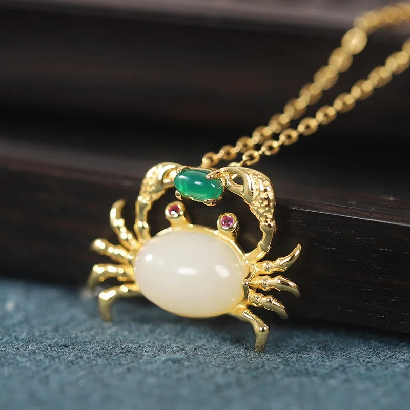 

S925 Silver little crab girl necklace cute Hetian jade Cancer green zircon clavicle chain pendant