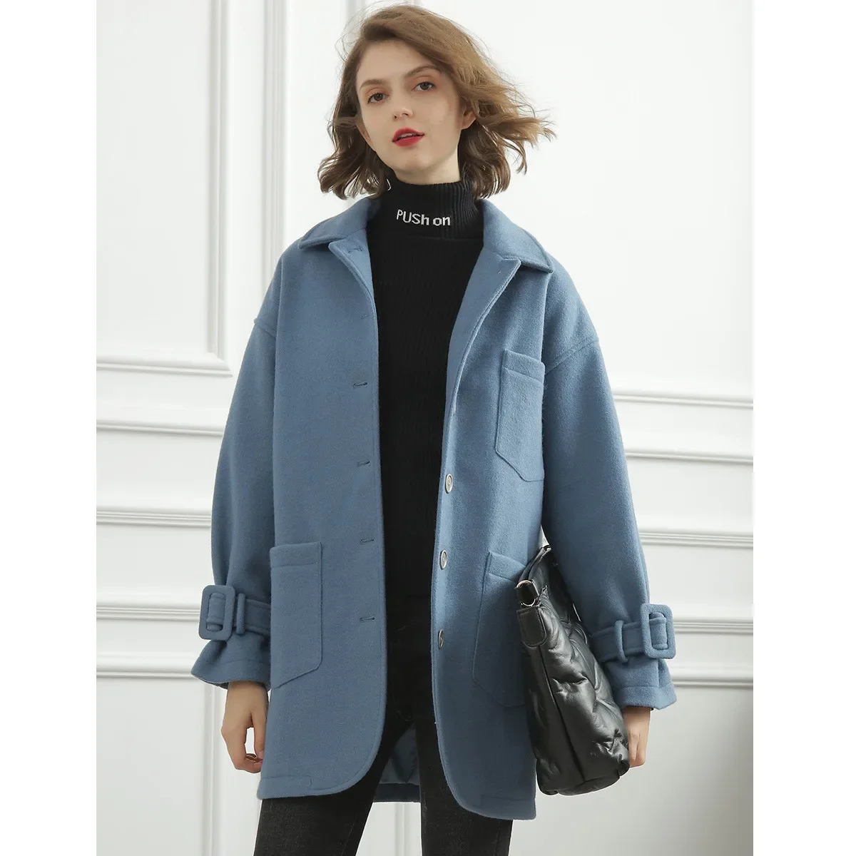 LOUIS YAO 2024 Small Collar Single Breasted Double Pocket Coat Loose Fitting Coat with Drop Shoulder Elegant Women\'s Woolen Coat