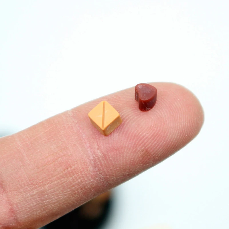 ชุดของเล่นจำลองอาหารขนาดเล็ก ช็อกโกแลตครีมในกล่องเหล็กสีดำ 1 กล่อง ของขวัญสำหรับตกแต่งบ้านตุ๊กตา DIY