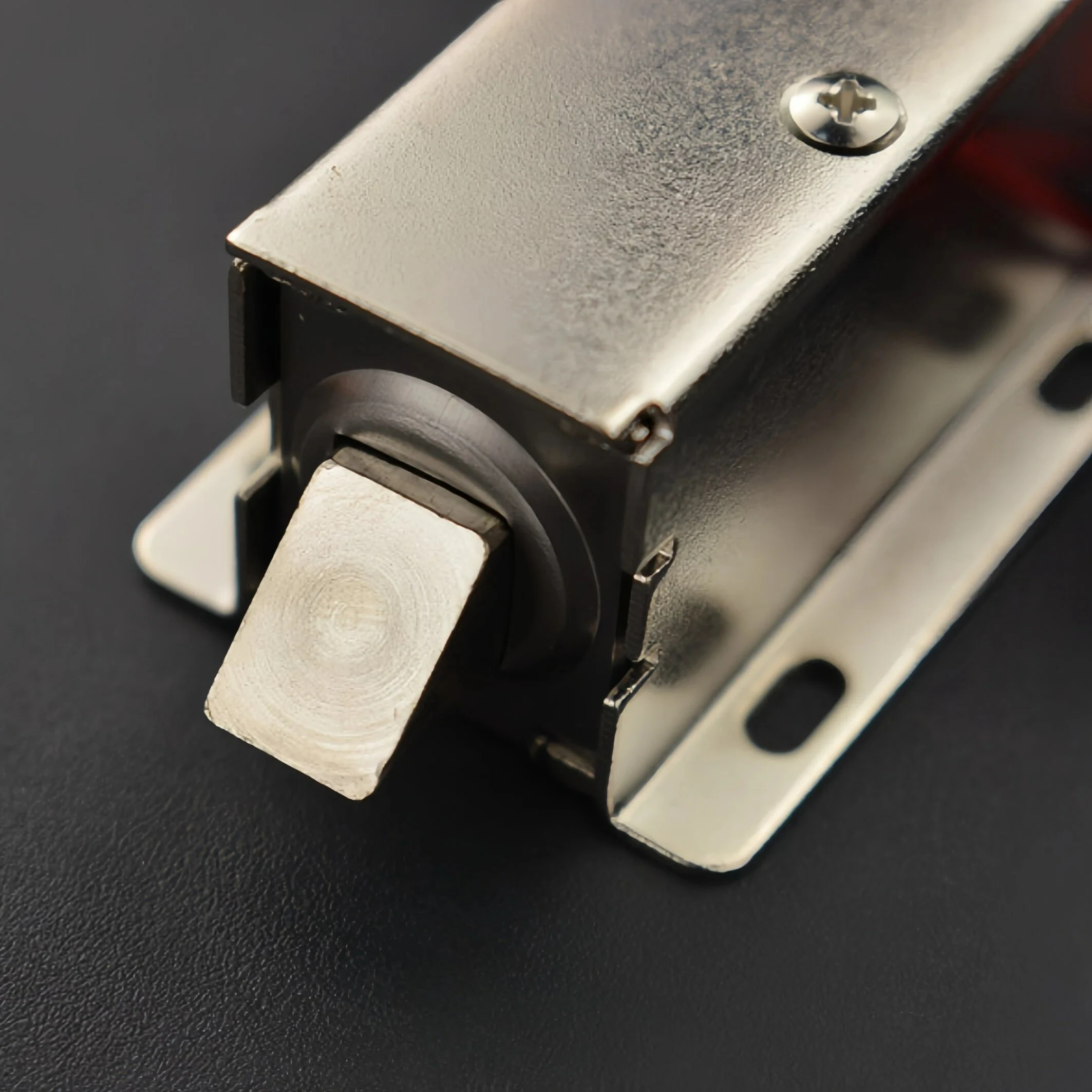 

Электрический наклонный замок 12В, 0.4А, ход 10мм, с функцией Fail-Safe, для контроля доступа к ящикам и шкафам