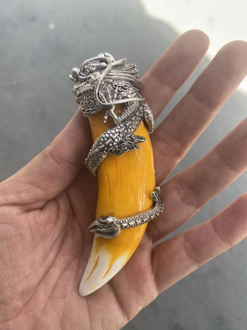 Wenwan Miscellaneous Resin Teeth Imitation Tiger Teeth Hand Handle Piece Coiled Dragon Teeth Pendant Men's Necklace Pendant Domi