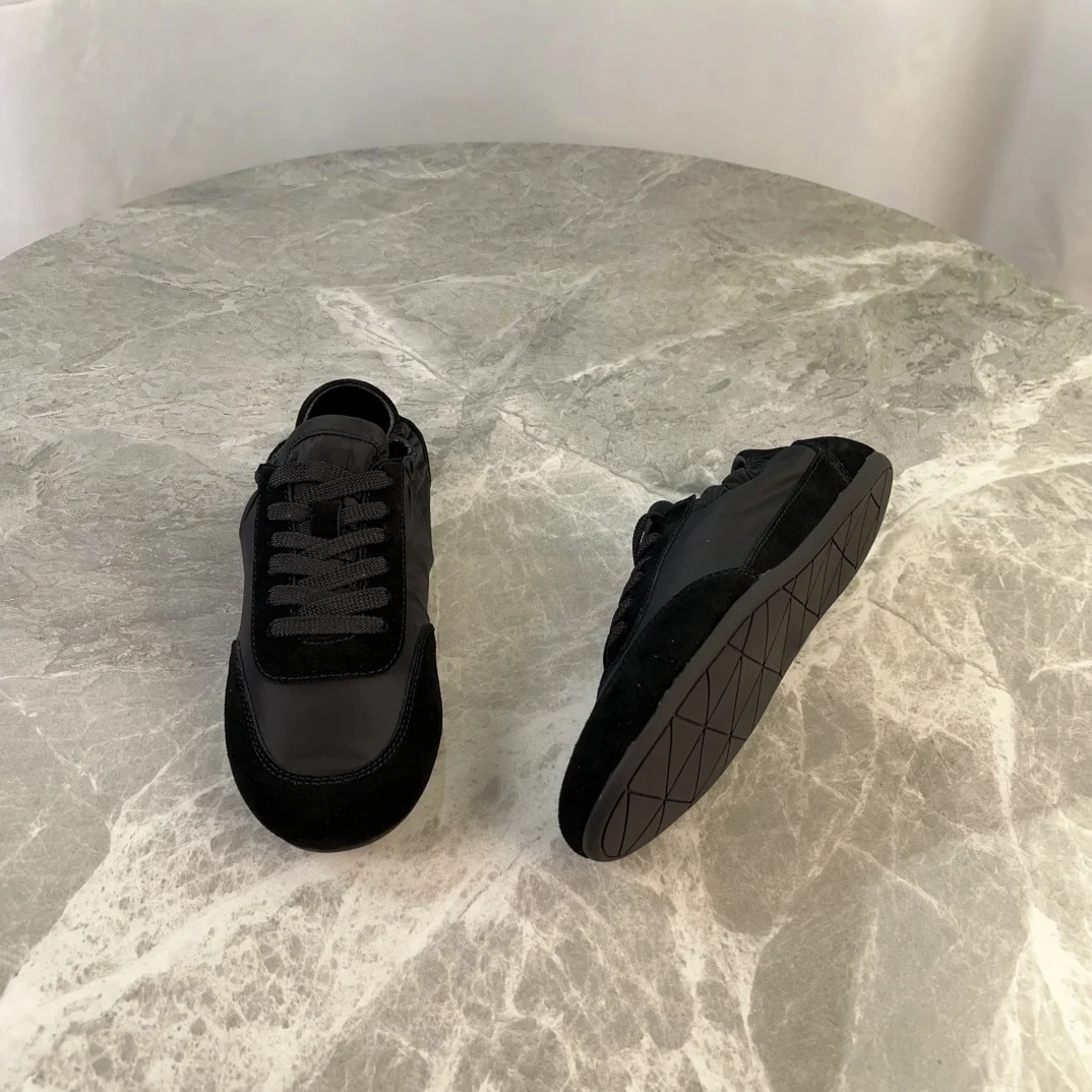 Zapatillas Casuales de Marca de Lujo para Hombre con Diseño Empalmado ​ ​ Parte superior elaborada con cuero vacuno y nailon combinados con una suela exterior resistente