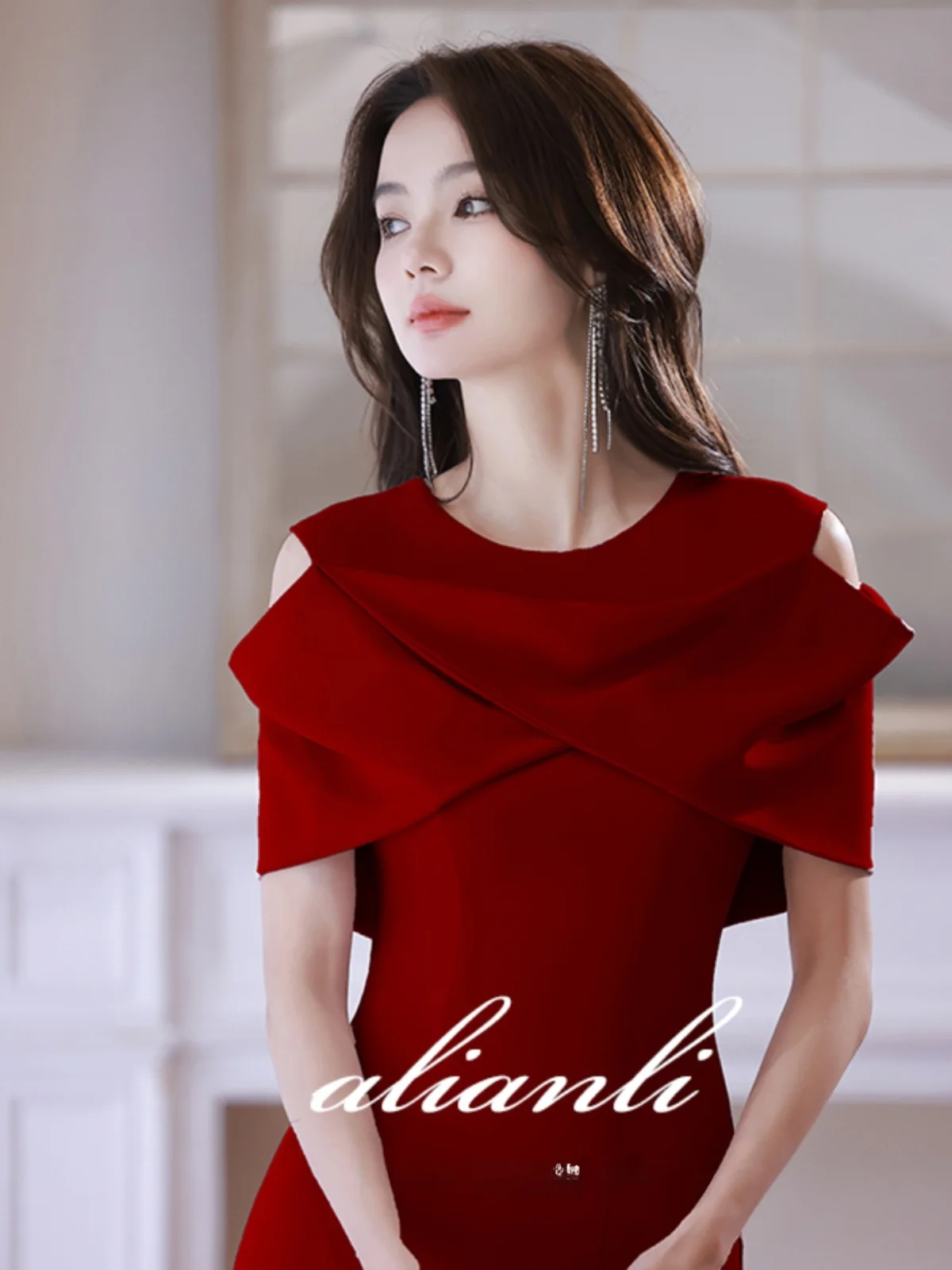 

Ele Red Wedding Dr for Women Faionable Mid-Waist Zipper Sle ort Sve Midi Dr Suitable for Engagement And We...