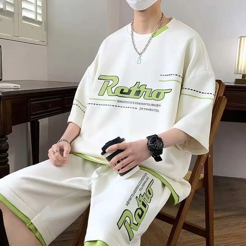 

Стильный летний спортивный костюм для подростков и мужчин 2026 года: новинка, комплект из шорт и футболки с коротким рукавом