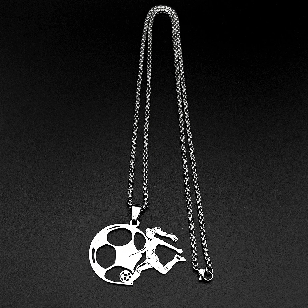 Fußballspieler-Schmuck: Edelstahl-Halskette in Silberfarbe mit Fußball-Motiv für Damen und Herren, Hip-Hop-Schmuck, Geschenkidee – Detail 8