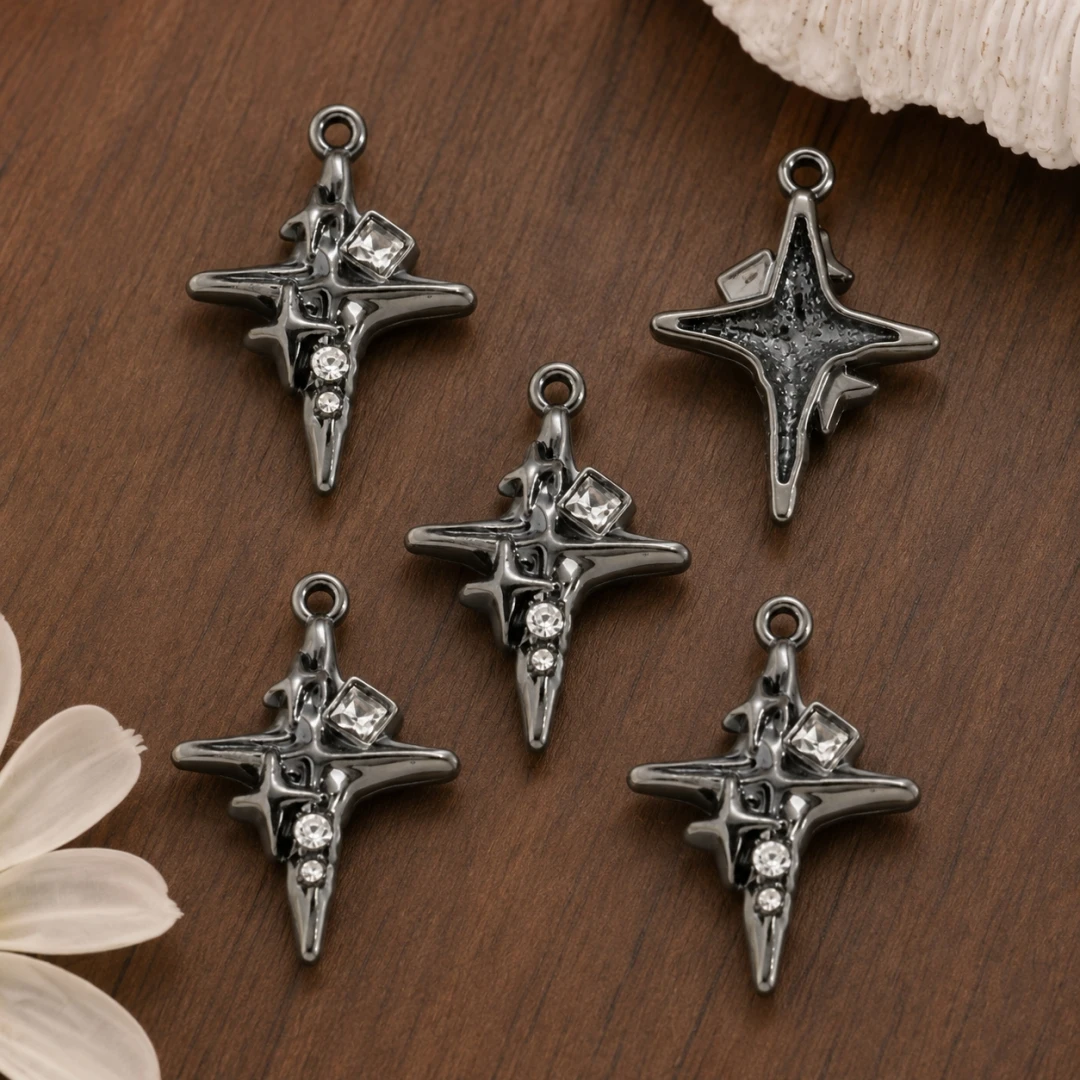 10 Stück sortierte schwarze, rote und goldene Anhänger, gotische Kreuz- und Sternanhänger für DIY-Ohrringe, Halsketten, Armbänder, Schmuckherstellung und Basteln – Detail 3