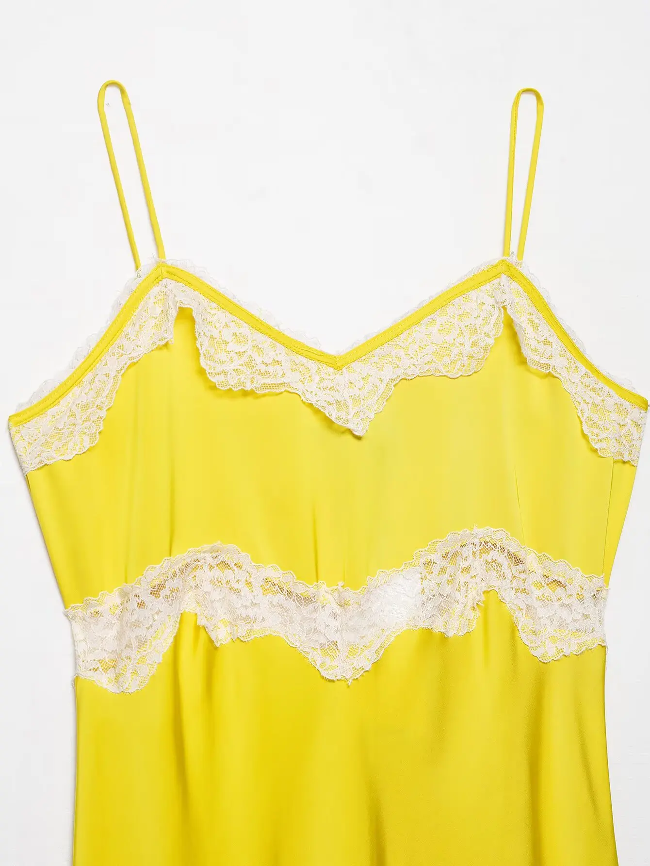 Damska sukienka z francuskim dekoltem w serek, nowy styl na jesień 2025, z koronkowymi wstawkami, bez ramiączek, z rękawami typu dzwonek, w stylu inspirowanym Chanel.