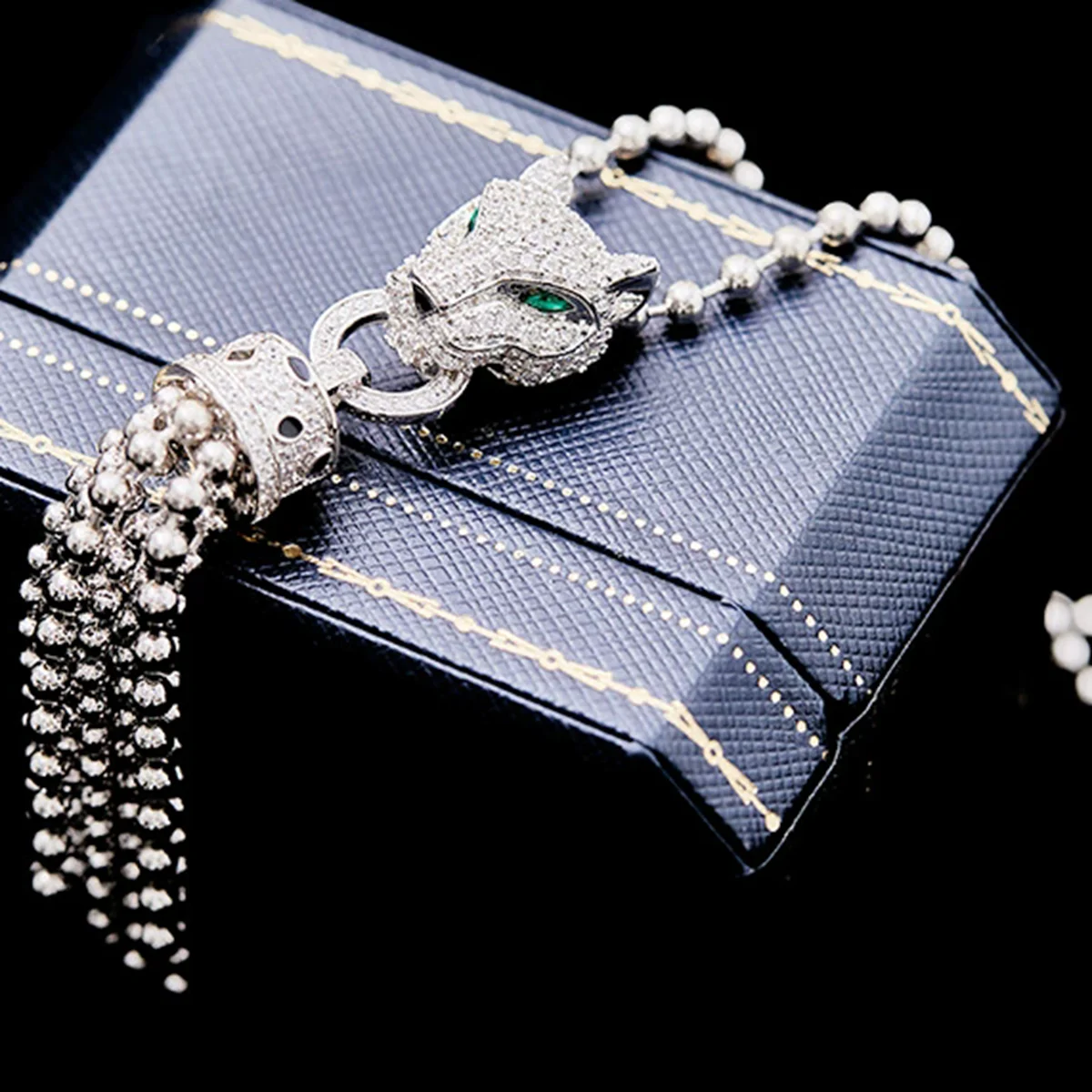 Emerald Green Eyes Black Print Leopard Head Tassel Pendant Bead Chain Long Necklaces  Luxury Designer Jewelry for Women Or Men