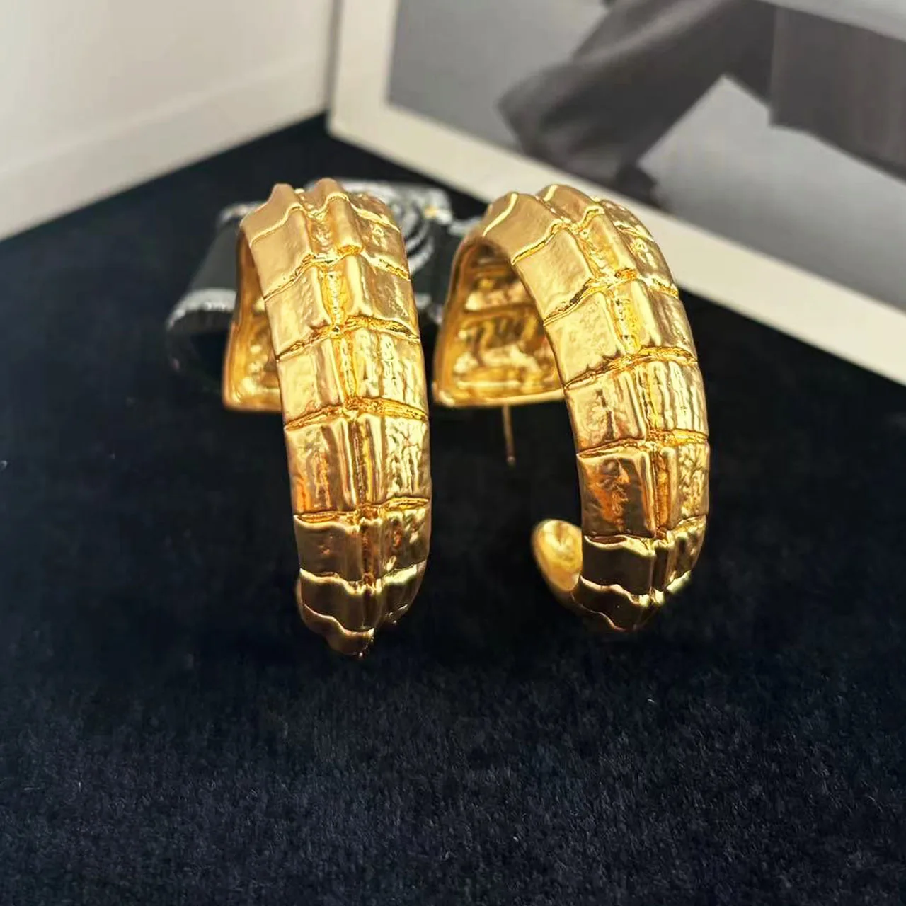 New Jewelry & Accessories Romantic Retro Style Irregularly Embossed Round Large Ear Ring Earrings As Party Gifts For Women