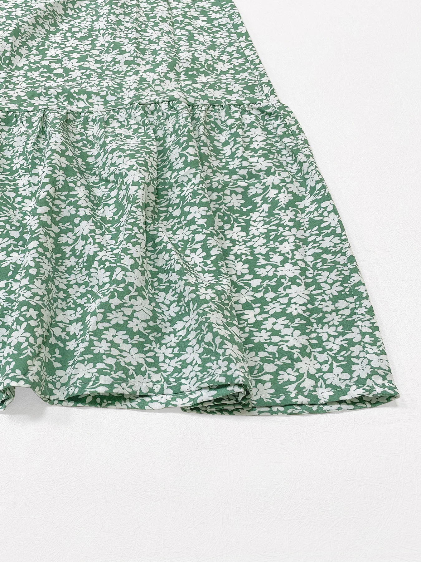 Robe trapèze froncée à ourlet à volants pour femmes, robe longue froncée élégante dos nu pour les invités de mariage de fête de vacances au printemps et en automne