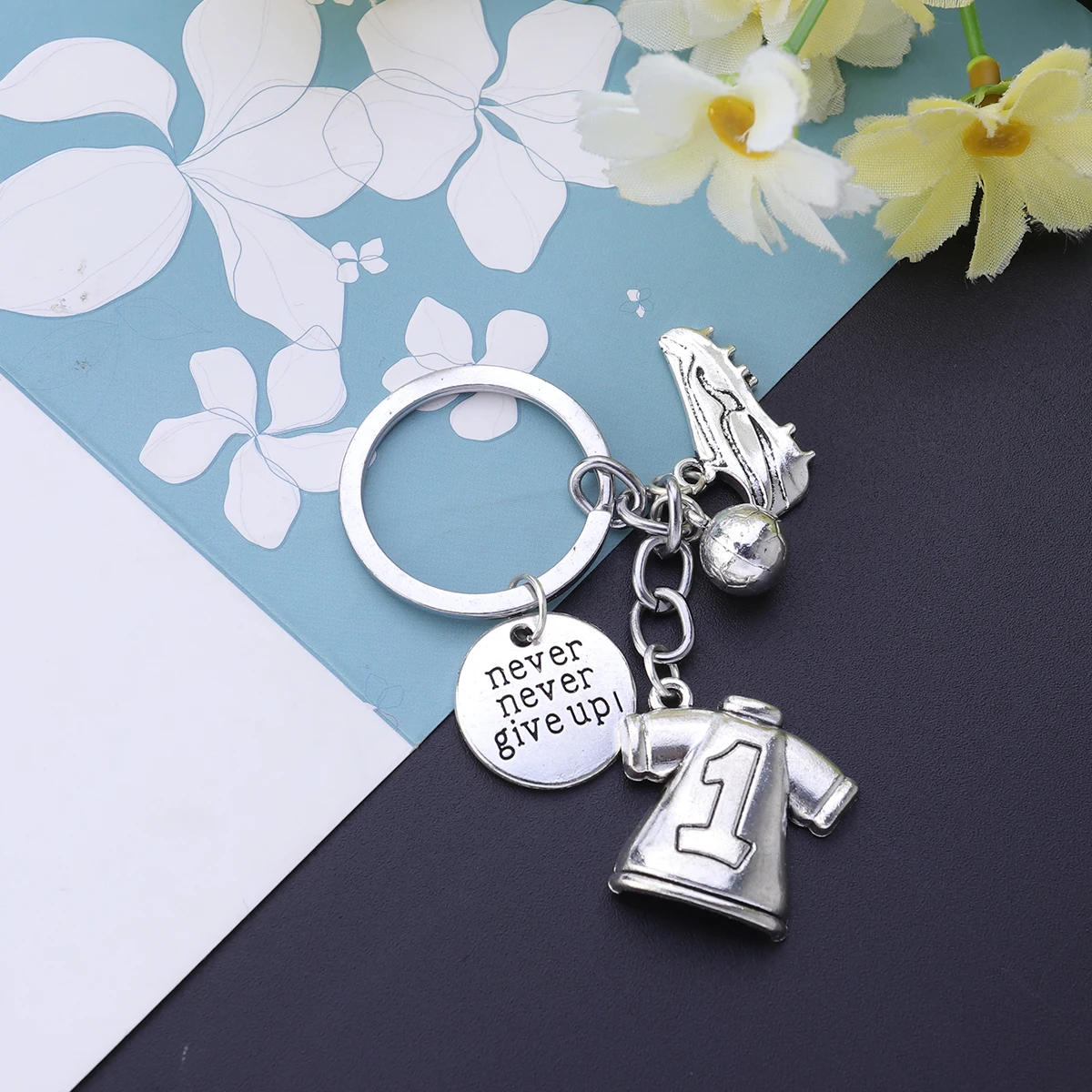 

Football Keychains Creative Key Rings Ornaments Gifts Durable Soccer Theme Keychain Bag Decoration Car Key Pendant