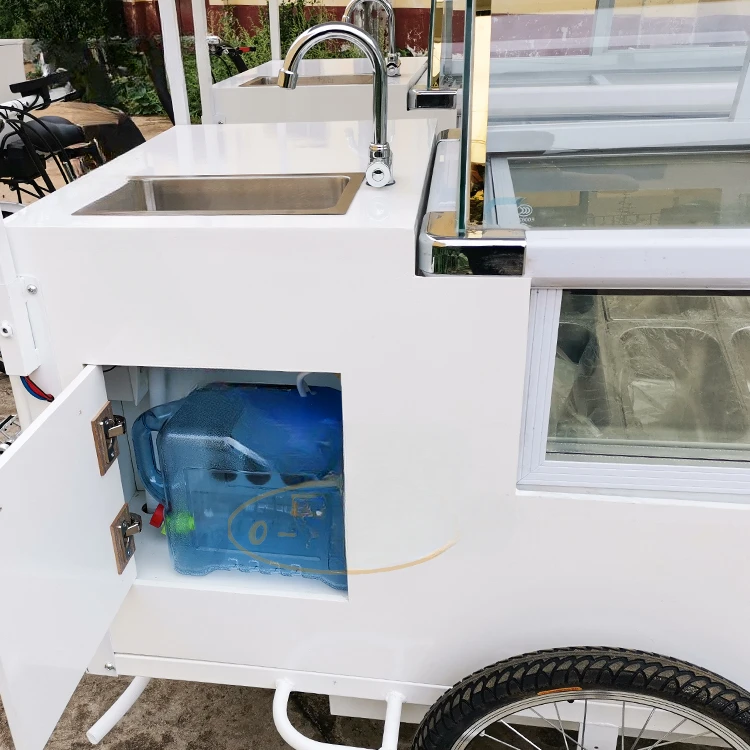 Outdoor ice cream electric tricycle solar energy