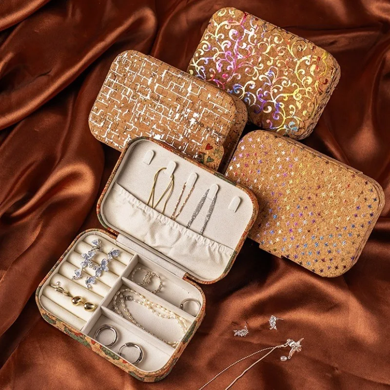 

Маленькая коробка для хранения ювелирных изделий, портативная коробка-органайзер для сережек и ожерелья, оптовая продажа, витрины для ювелирных изделий, женский чехол для браслета с кольцом