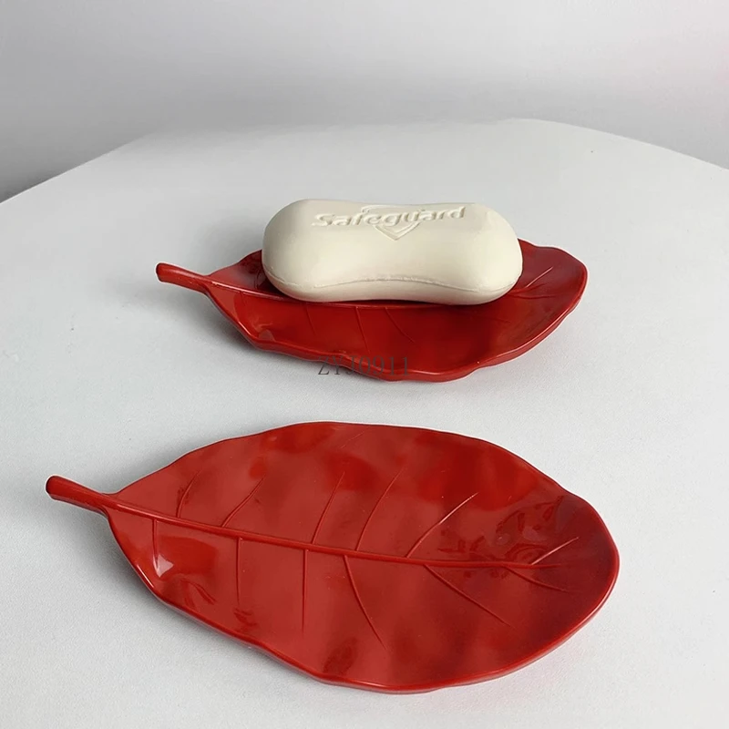 *Creative Leaf Soap Box Plastic Soap Box Household High-end Drain Red Soap Dish