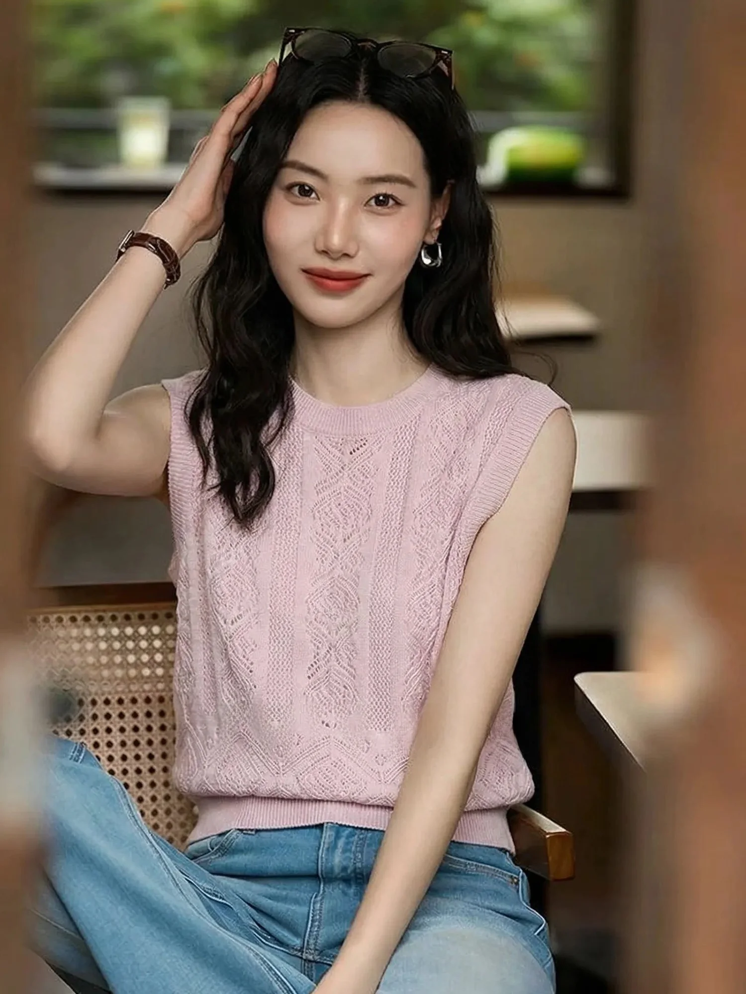

Элегантный ажурный вязаный топ для женщин, летний, без рукавов, с круглым вырезом, пуловер, майка, жилетка, повседневный стиль, шикарный образ для работы и отдыха.
