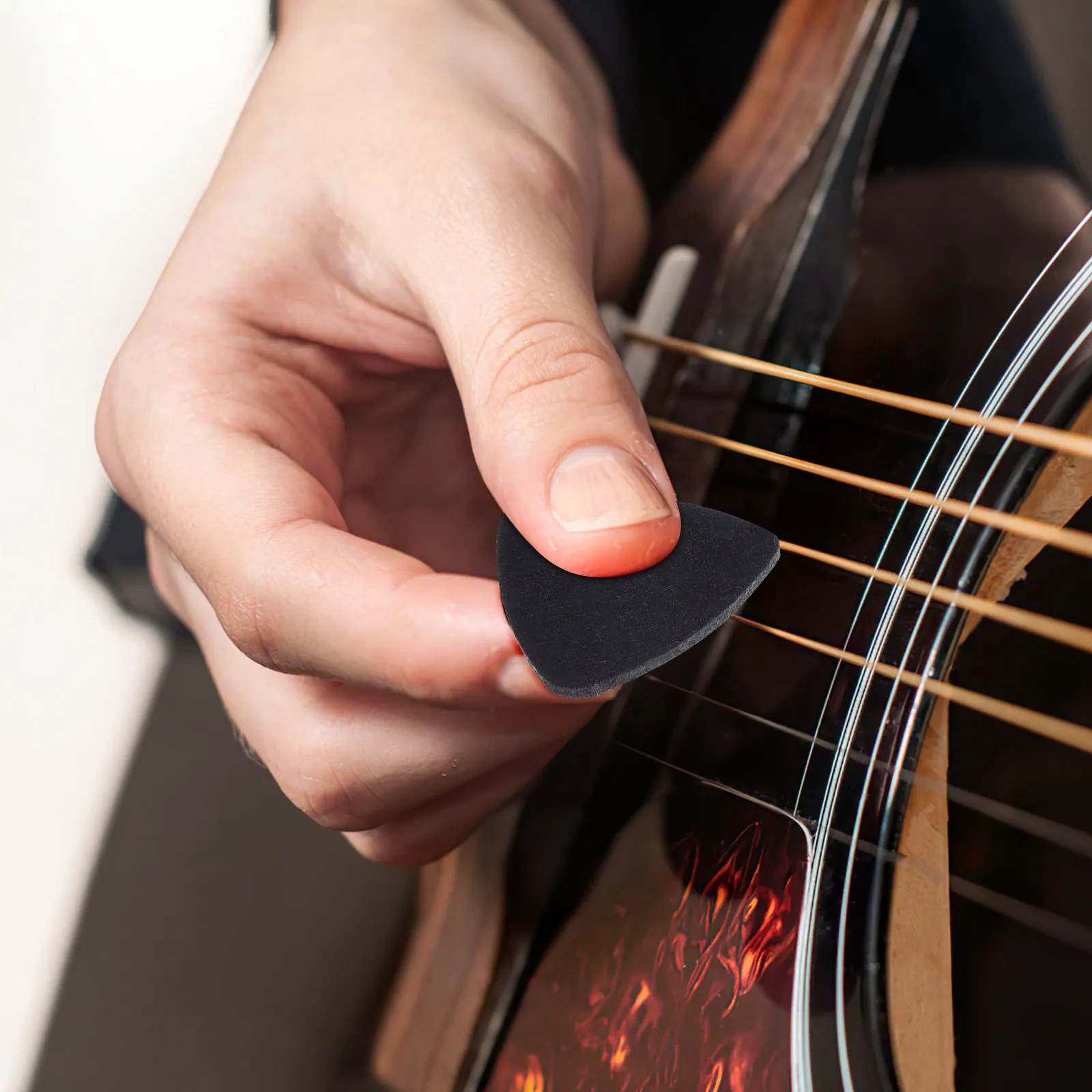 15Pcs Premium Felt Guitar Picks Ukulele Bass Plectrums Comfortable Smooth Surface Multi Color Thin Design for Practice DIY