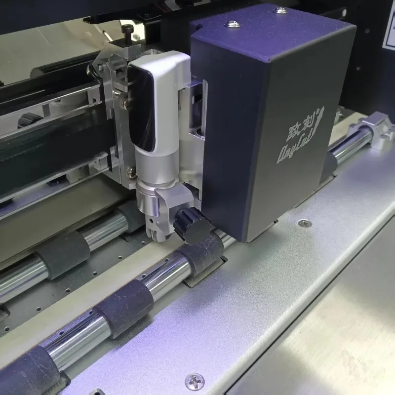 Rotary Wheel Creasing 3000g Pressure Die Cutting Plotter CCD  Auto Feed and Patrol  Anycut  SVD370DW_RL Full Graph Plotter