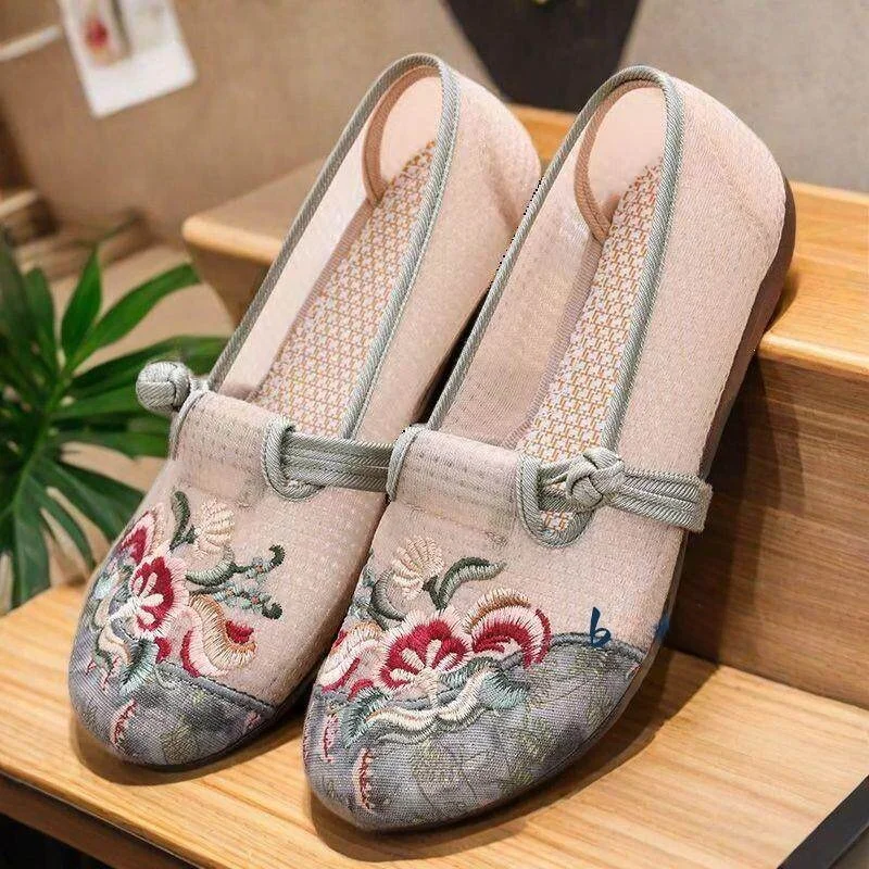Old Beijing Cloth Shoes Soft Bottom Mesh Women's Shoes Comfortable Breathable Ethnic Style Mom Shoes Fashionable Hanfu Shoes