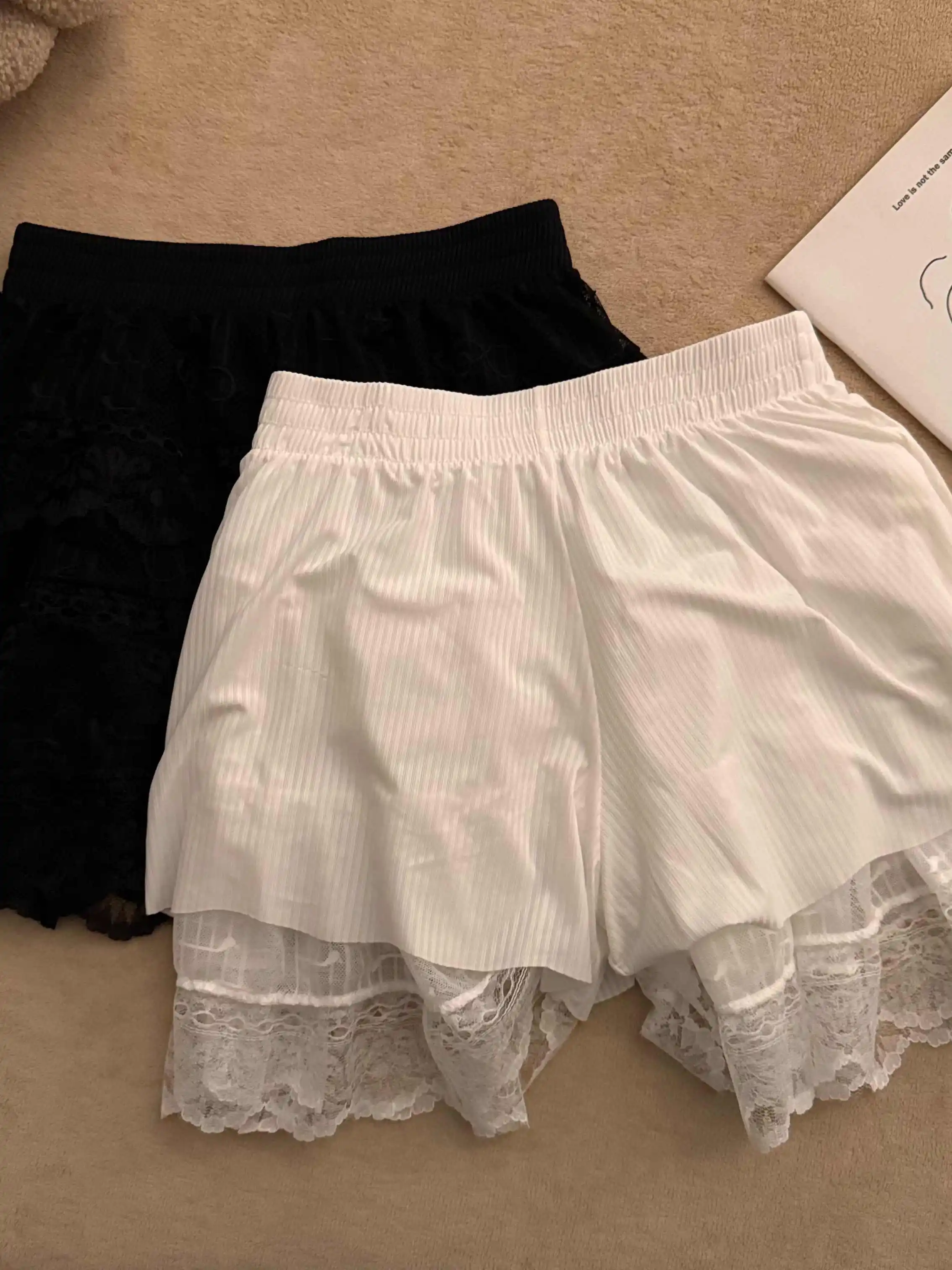 กระโปรงทรงเอผ้าลูกไม้สีขาวสำหรับผู้หญิง แฟชั่นวินเทจยุค 90s Y2k Gyaru สไตล์บัลเลต์ กระโปรงพองสไตล์ฮาราจูกุ ยุค 2000s กระโปรงสั้น เสื้อผ้าฤดูร้อน