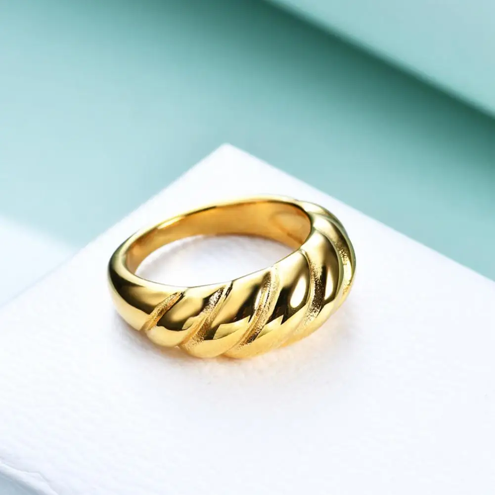 Skin-friendly Couple Ring Twisted Polished Titanium Steel Ring Lightweight Anti-rust Lady Jewelry Luster Finger Band