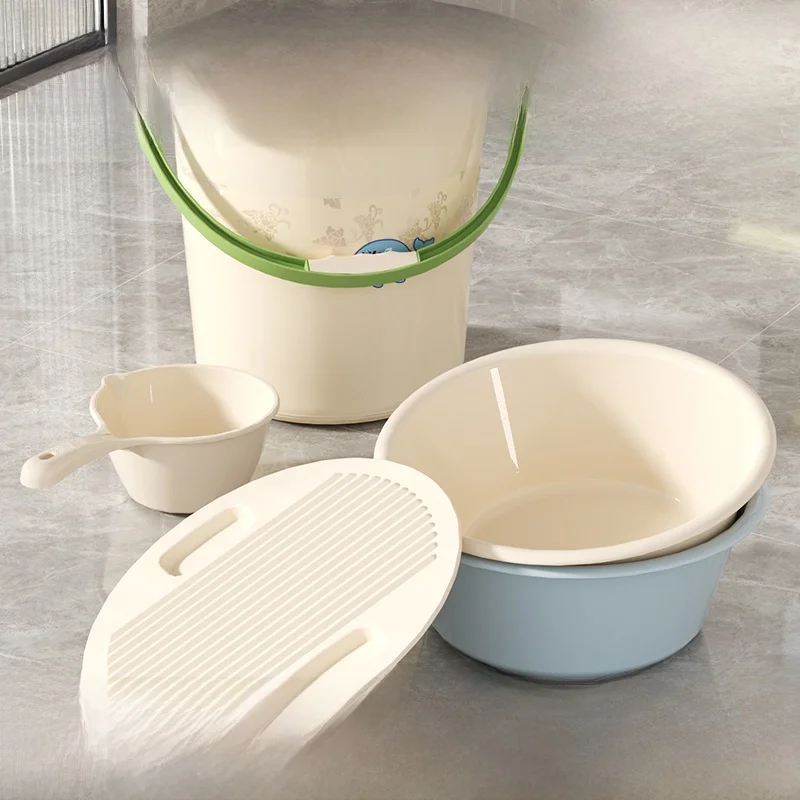 厚みのあるプラスチック製ハンドヘルドバケツ、学生寮や家庭での洗濯や入浴用、持ち手付き水貯りバケツセット
