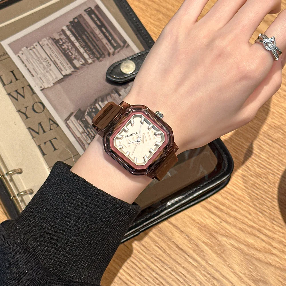 New Stylish And Simple Student Watch, Square Dial, Silicone Strap, Women'S Quartz Watch, High-Quality Selected Timepiece.