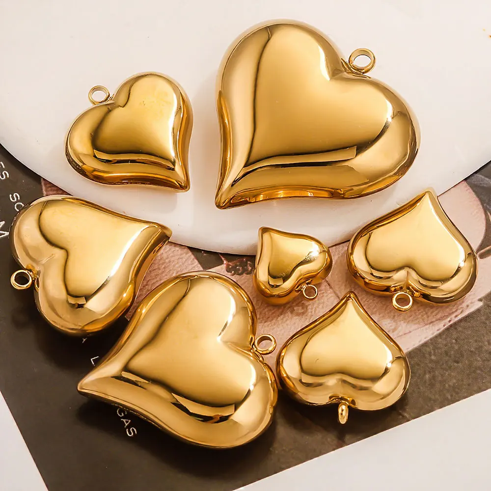 ステンレス製のハートチャーム、中空PVD金メッキペンダントコネクター、女性用イヤリングネックレスジュエリー製作アクセサリー