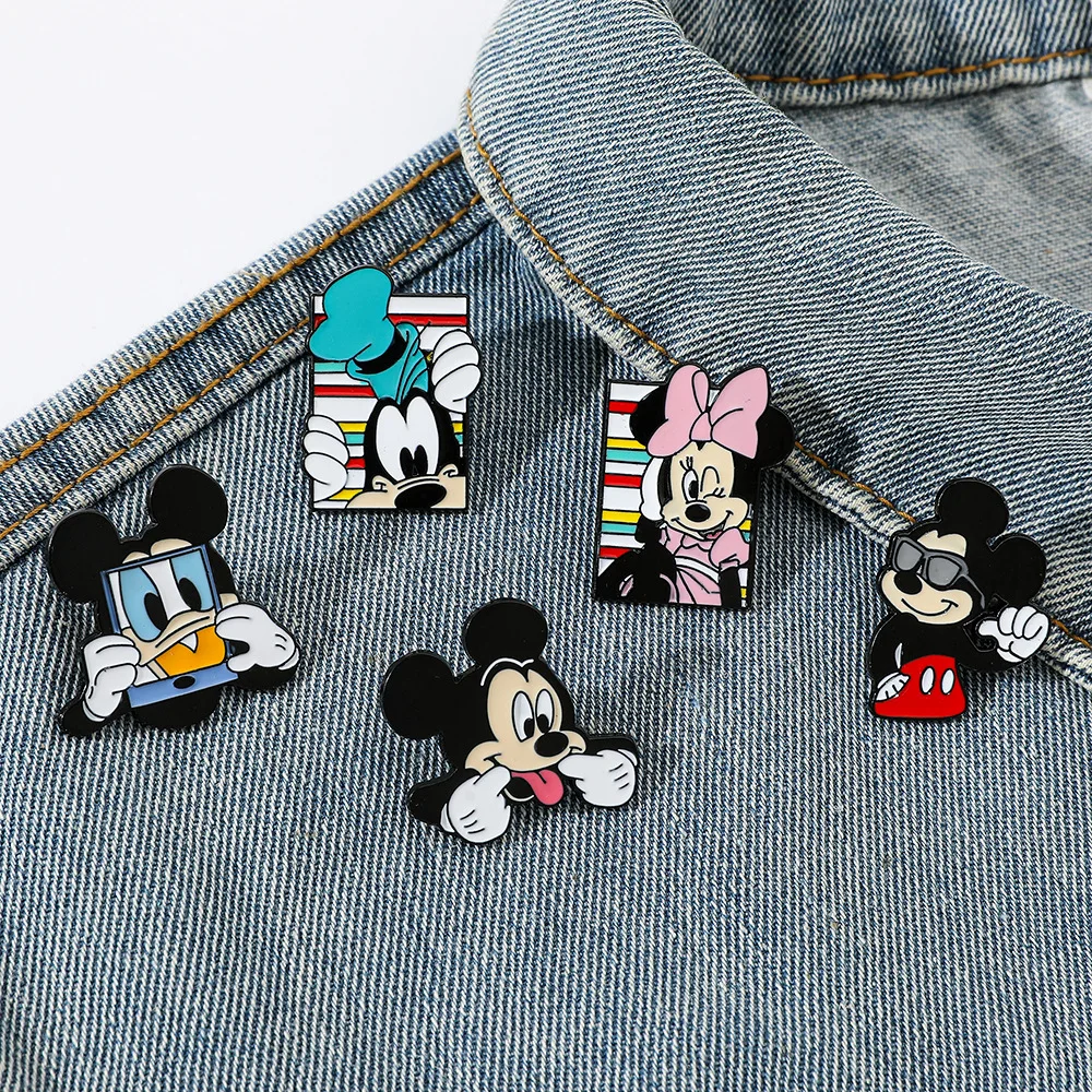 Disney Cute and Creative Mickey Brooch Cartoon Character Mouse Metal Badges Accessories Clothing Bag Clip Creative Personality