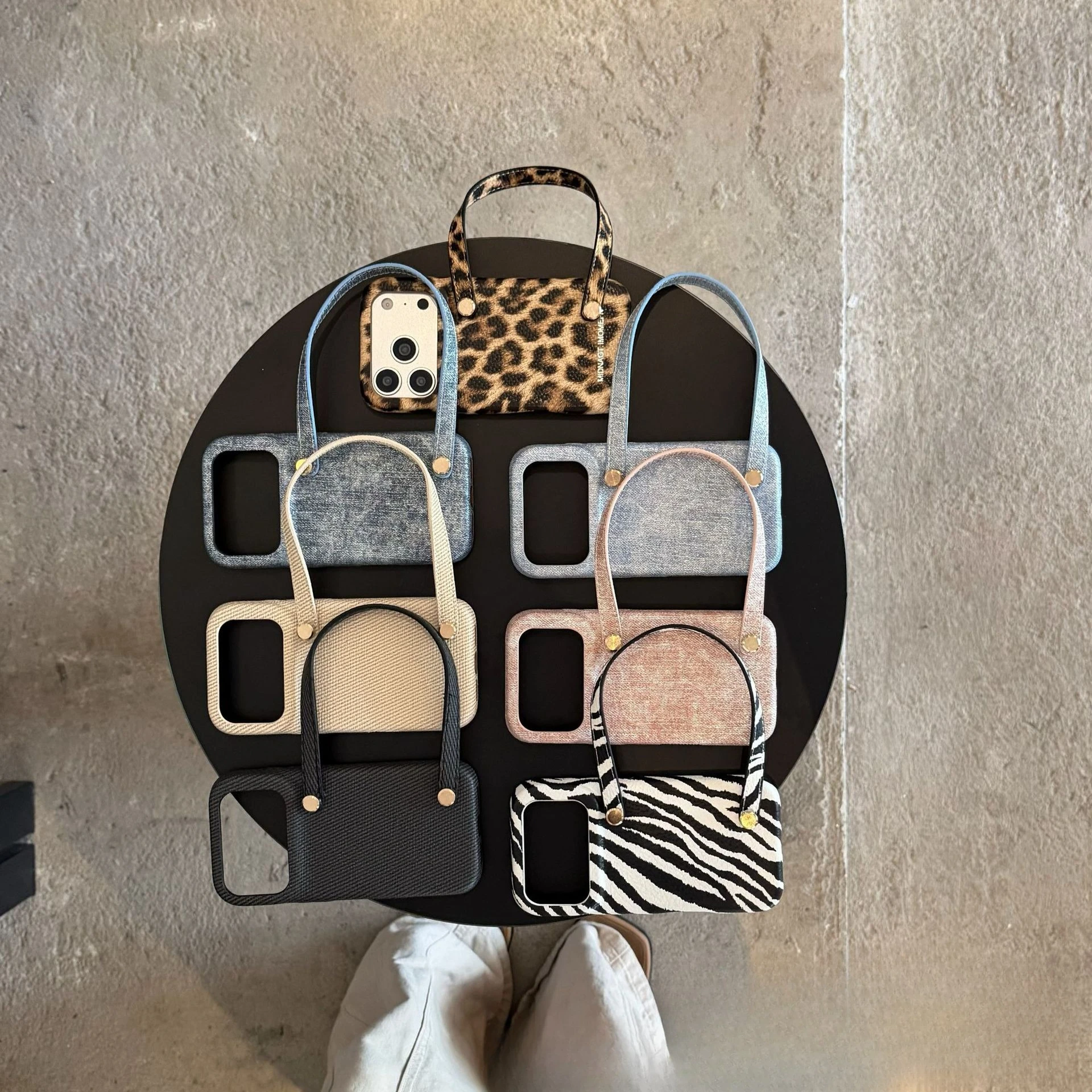 Leopard Print Hand Strap Suitable for iPhone 17 Pro Max Case 16 Pro Denim Pattern 15 Full-cover 14 Shockproof Protective Cover