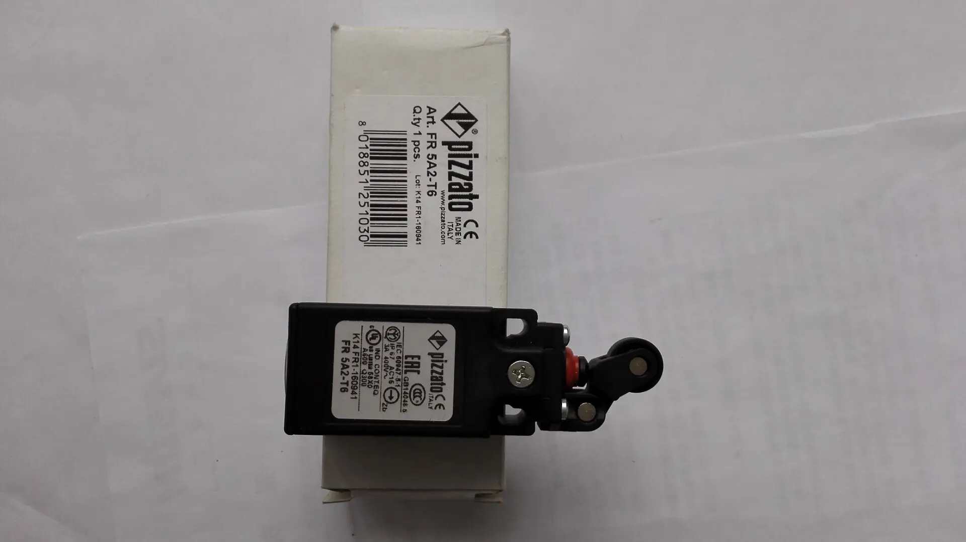 New original Pizzato  limit switch FR 5A2-T6