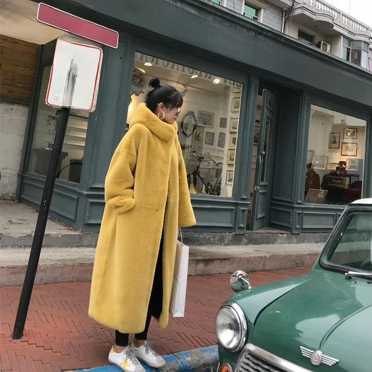 

Women's Long Thickened Mink Velvet Coat Autumn Winter Korean Style Fake Fur Wide Sleeve Hat Jacket Polyester Fiber 100%