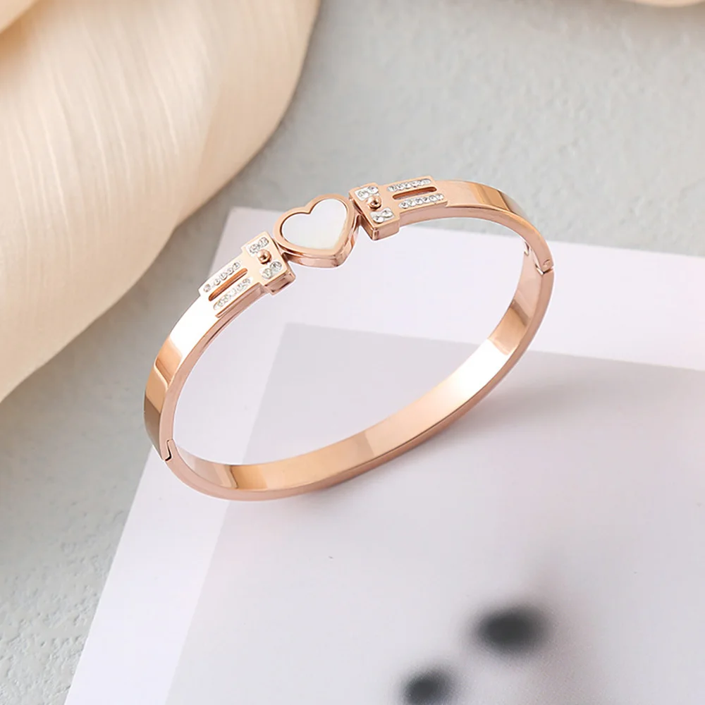 High-end water brick gold-plated love bracelet, silver water brick women's bracelet, peach heart shell bracelet, girl gift