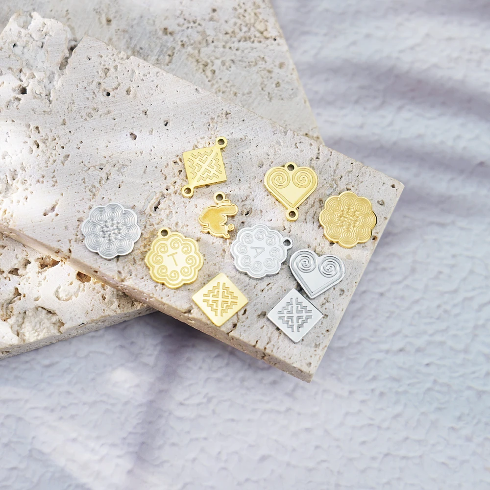 

50pcs/lot Personalized Metal Hmong Charm Custom Etched Engraving Hmong Pendant White Enamel Tags Diy Hmong Jewelry Tags