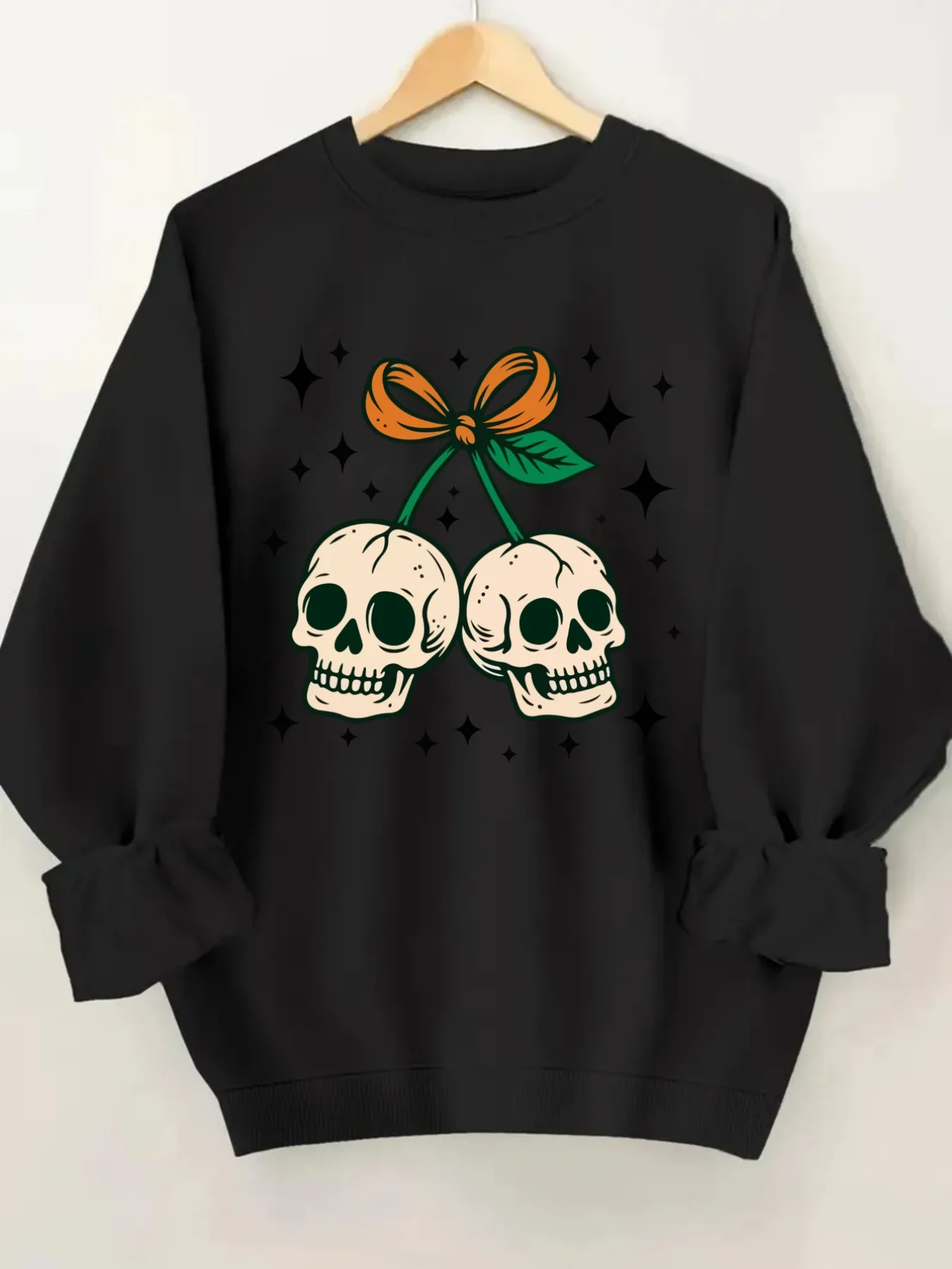 Women's Crewneck Pullover Sweatshirt Skull Cherry Bow Design, Soft Casual Long Sleeve, Daily Casual Top Outfit, Winter Women's Clothing, Halloween Costume Outfit