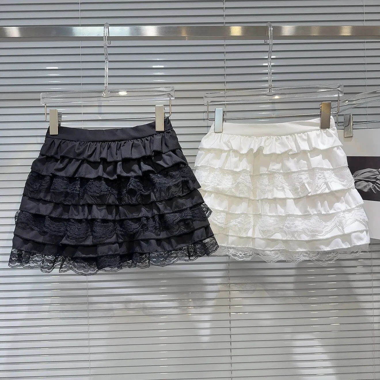 Spring Autumn Fashion Lace Ruffle Trim Skirt Female High Waist Solid Color Slim Multiple Cake Mini Bust Skirt for Women