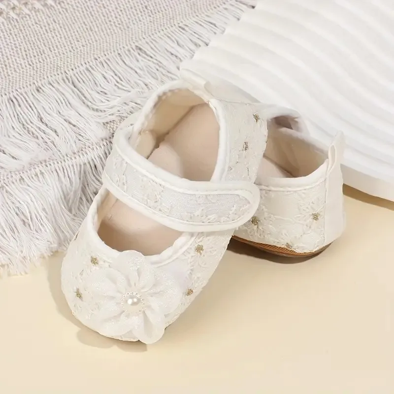 Schicke Mary Jane-Flats für Babys, Mädchen, Perlen-Blumenstickerei, rutschfeste Gummisohle, perfekte Lauflernschuhe für Hochzeitskleid