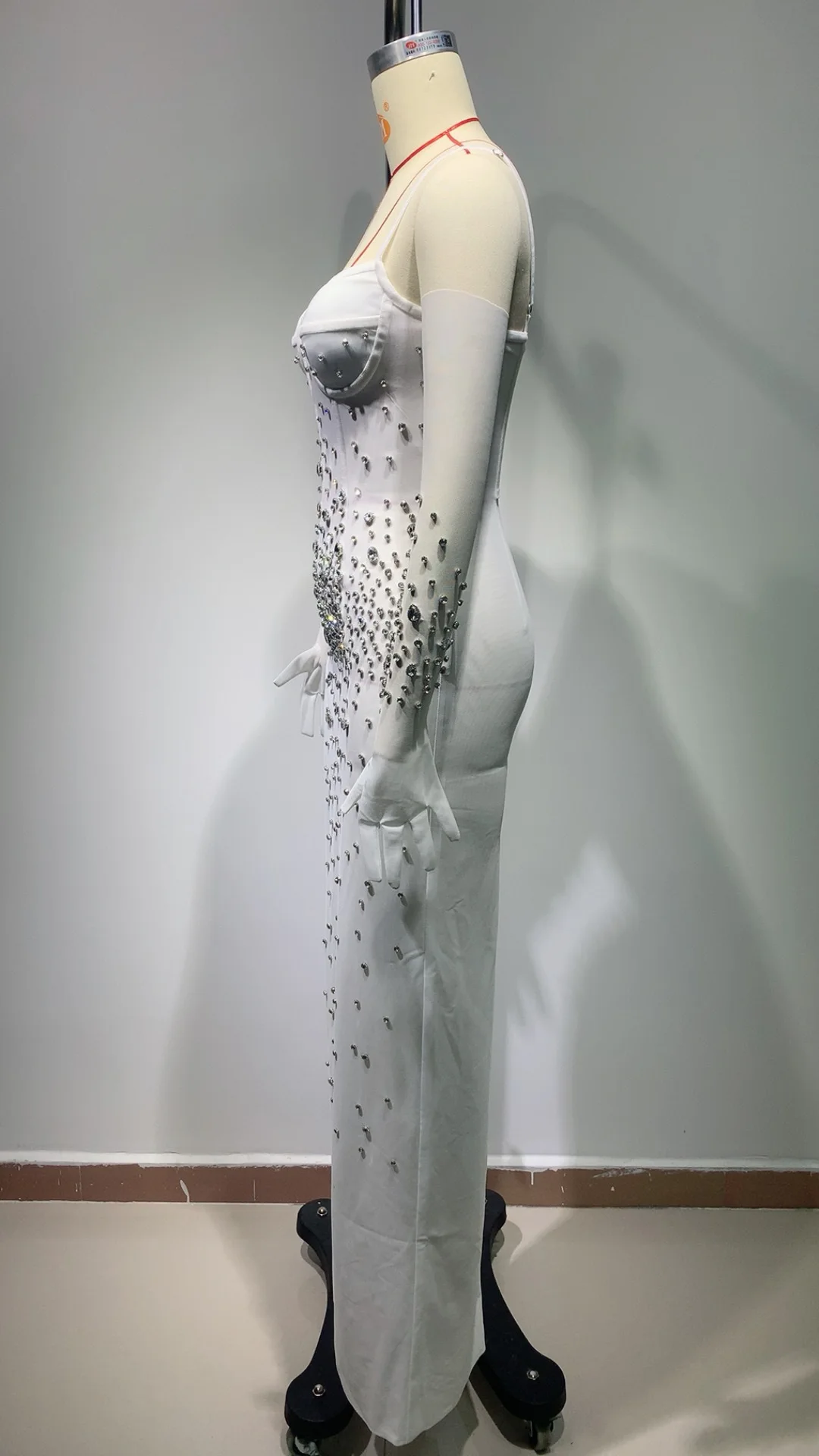 Robe pour femmes, gants à la mode, strass, cintré à la taille, bretelles en maille transparente, luxueuse robe de soirée Socialite, nouvelle collection 2025