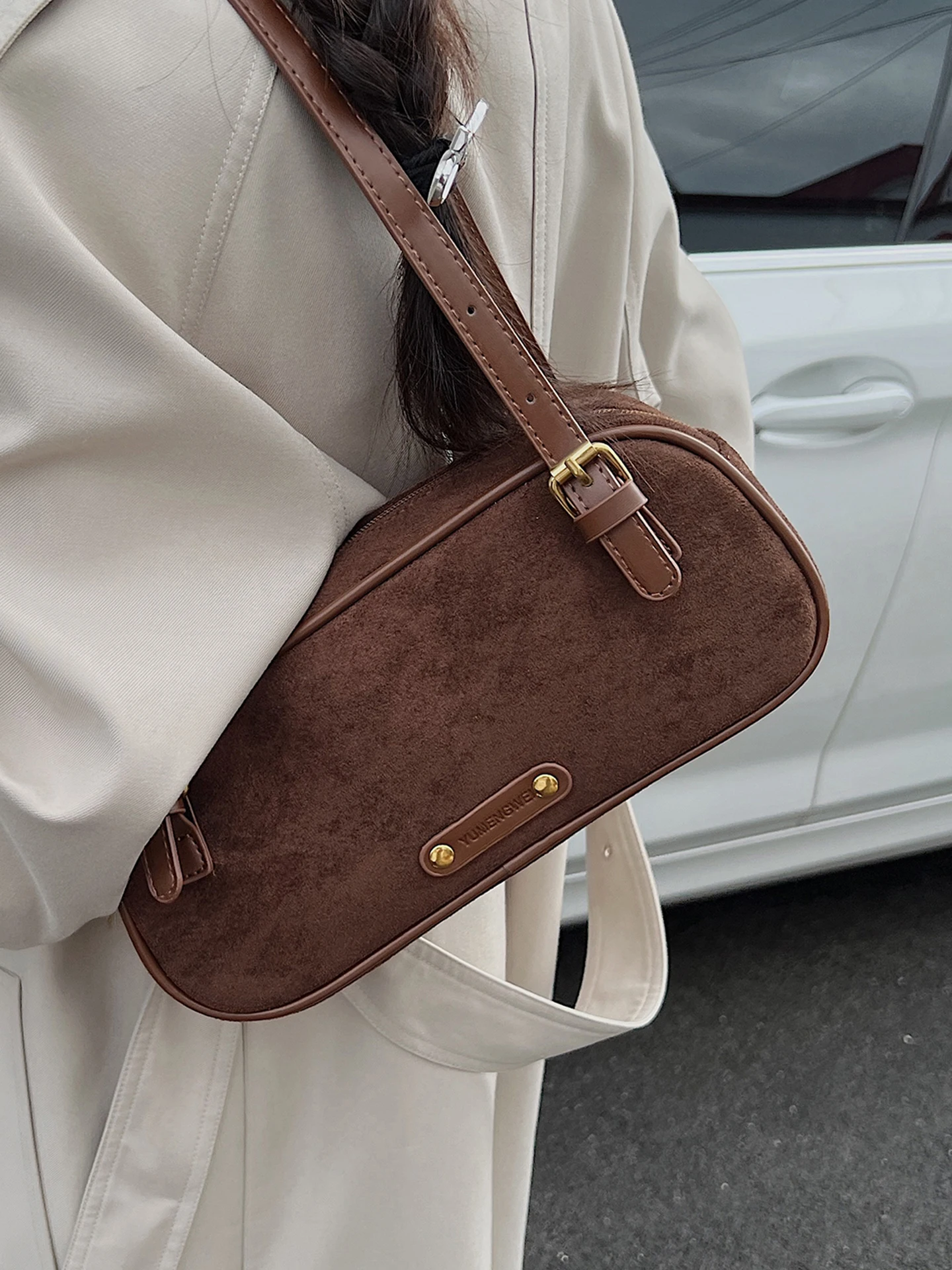 

Замшевая сумка подмышки в стиле ретро для женщин, осенняя новая роскошная дизайнерская сумка на одно плечо, французские изысканные трендовые сумки для поездок на работу