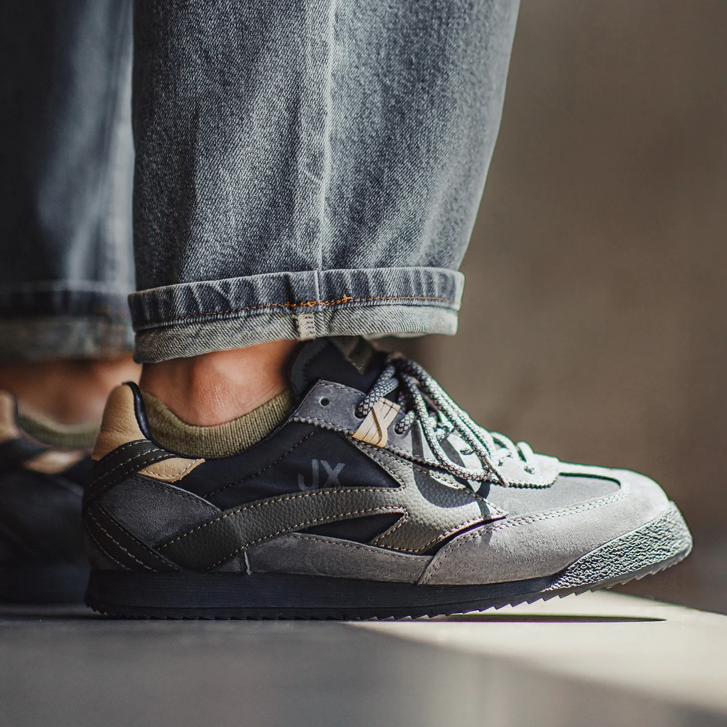 

Мужские кроссовки Maden в стиле ретро с цветными блоками, низкие кроссовки на тонкой подошве, черные кроссовки в немецком армейском стиле, повседневная обувь на осень