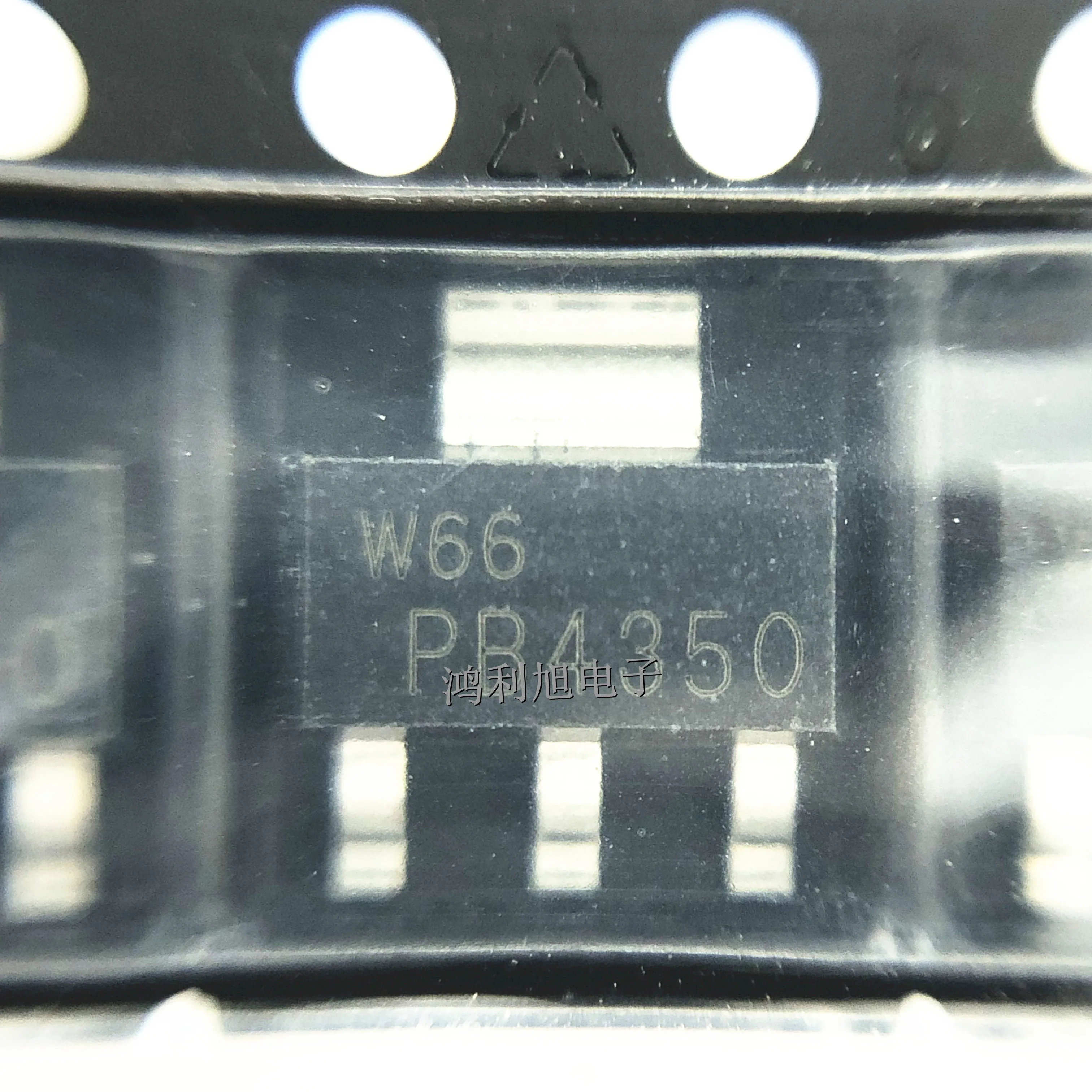 10개/몫 PBSS4350Z PBSS4350Z,135 마킹:PB4350 트랜스 GP BJT NPN 50V 3A 2000mW 4핀(3+탭) SC-73 T/R