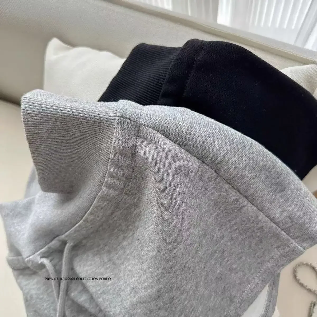 กางเกงขาสั้นผู้หญิงสำหรับฤดูร้อน สวมใส่สบาย ทรงหลวม ตรง รูดเชือกผูกเอว ผ้าเนื้อนุ่ม สไตล์ลำลอง เหมาะสำหรับเล่นกีฬา